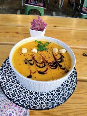 Petra's Gourmet On The Road