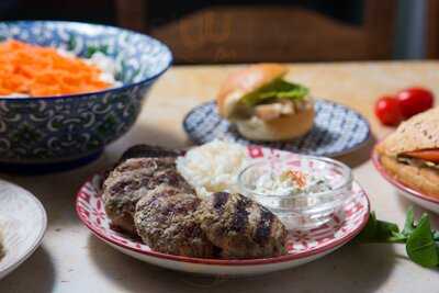 Ο,τι να ναι καφεζυθοπωλειον