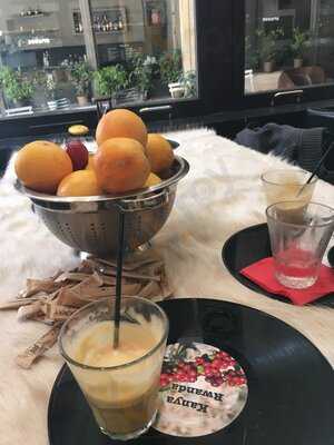 2 Γουλιές & 2 Μπουκιές