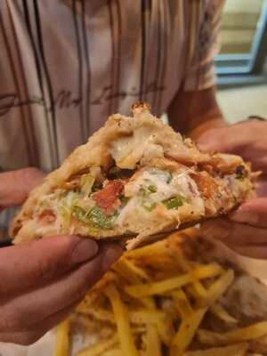 Hi-Φαι Grill House