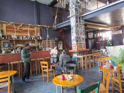 500 μίλια μακριά