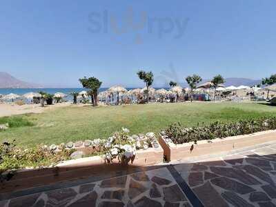 Plaka Beach Restaurant