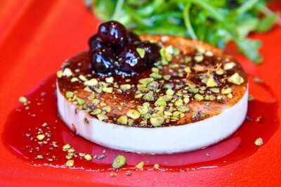 Zamos Cafe Bar Resto