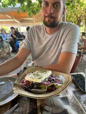 Η Δωδώνη - Παραδοσιακό Εστιατόριο