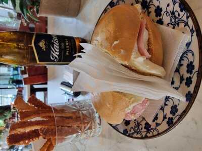 Kekkos Traditional Cafe And Pastry