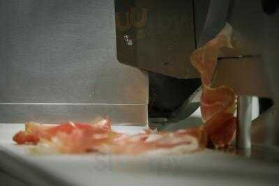 Cafe Voulis Salumeria