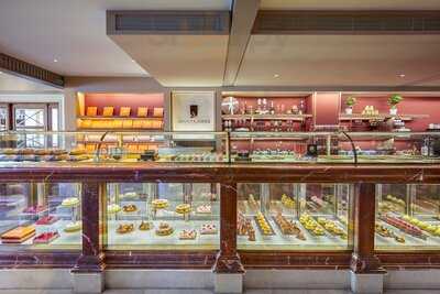 Gb Corner Gifts & Flavors