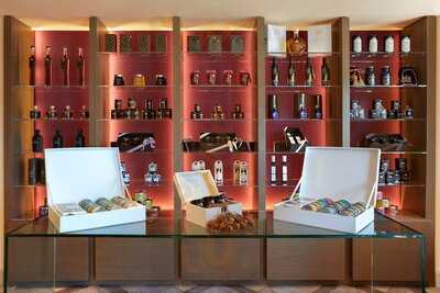 Gb Corner Gifts & Flavors