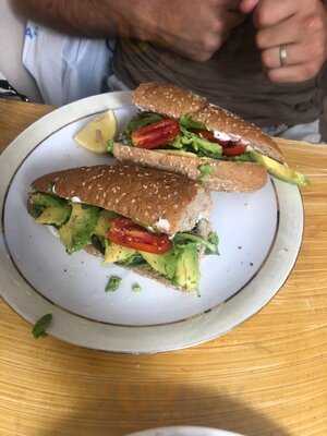 Bizou Vegan Cafe & Antiques