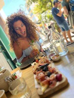 Ifeel Cafe Restaurant