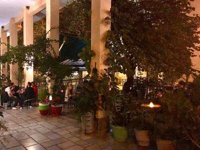 Αλουστίνες