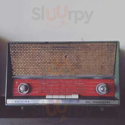 Τα Τρύπια Ποτήρια