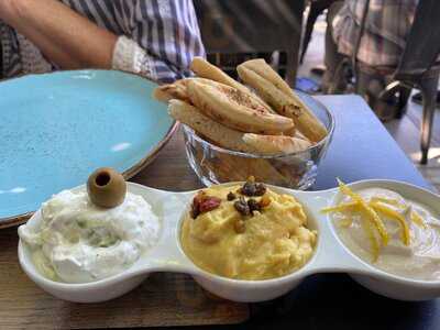 Yard All Day Bar Restaurant