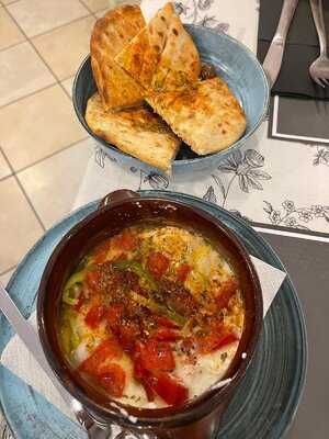 Το Παραδοσιακόν