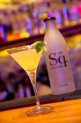 Sq. Cafe Bar & Food