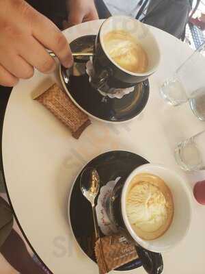 Leonidas Chocolates Cafe