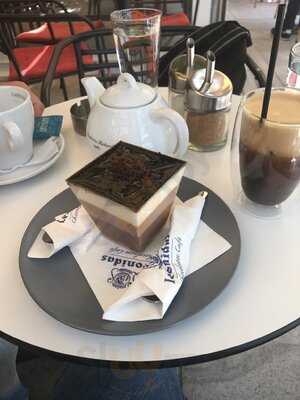 Leonidas Chocolates Cafe