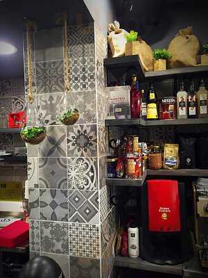 Foinikas Coffee & Food