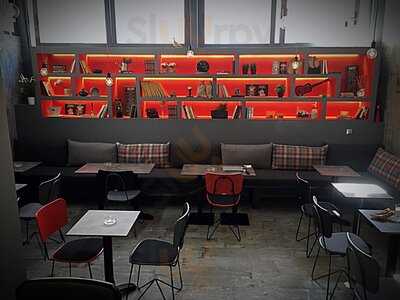 Foinikas Coffee & Food