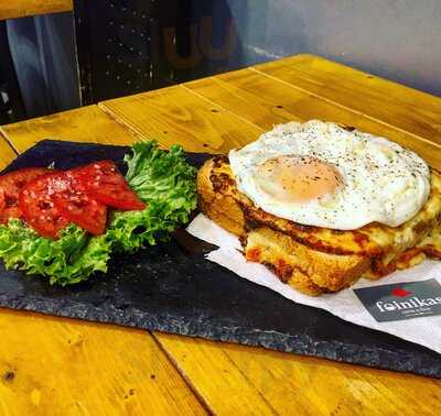Foinikas Coffee & Food