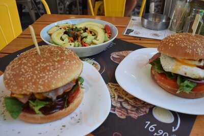 Κάτι... Αλλιώτικο