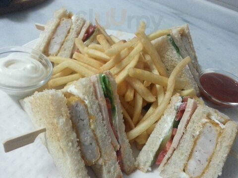 Monopolio Cafe Bar
