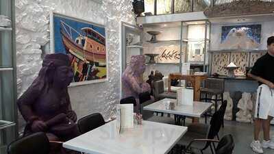 Off White Cafe Gallery