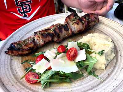 Oinomageireio Ton Theon