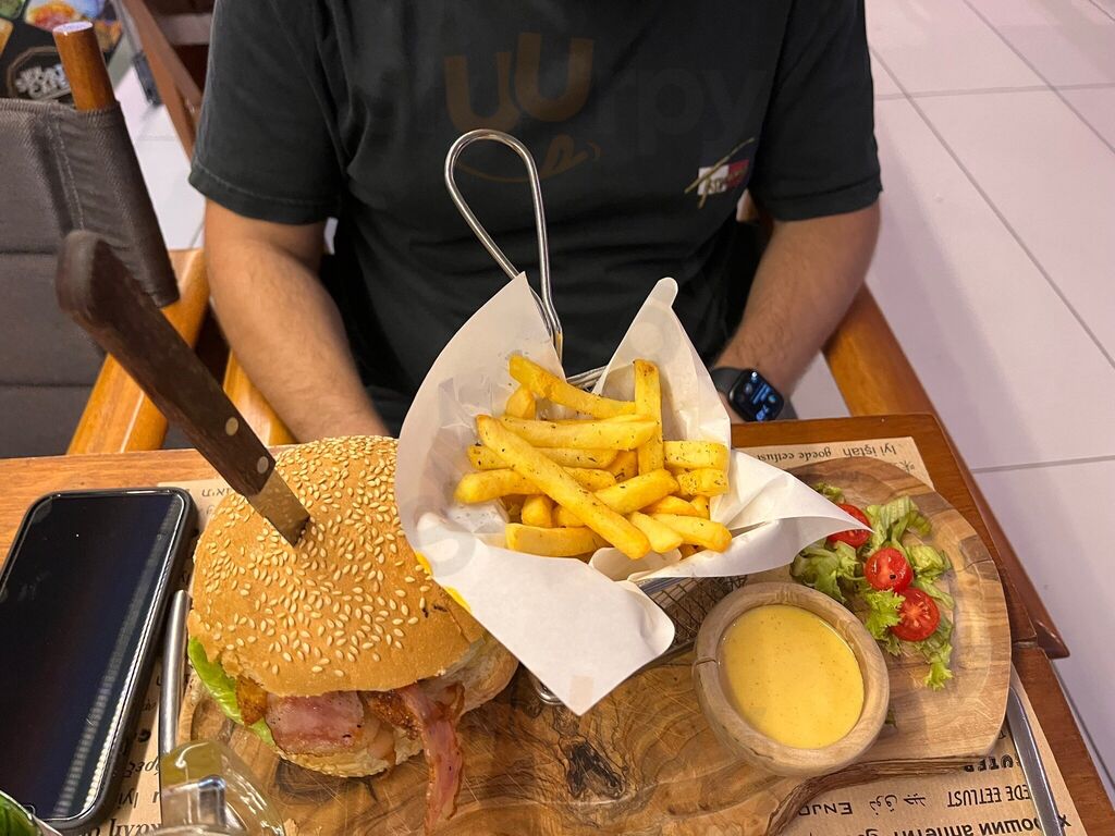 New Sports Cafe