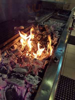 Εδώ Κάτι Ψήνεται