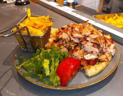 Εδώ Κάτι Ψήνεται