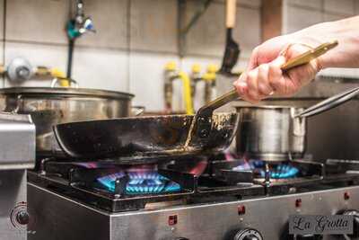 Πίτσα La Grotta