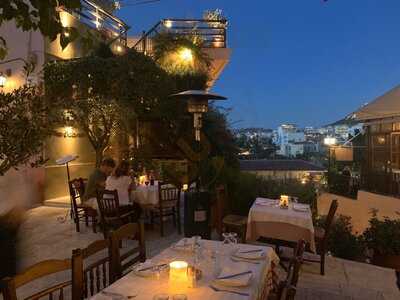 Η Παλαιά Ταβέρνα Του Ψαρά