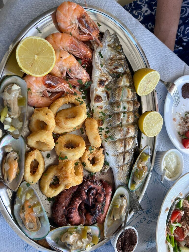 Johnny's Taverna