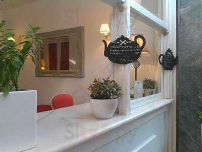 Xouzouri Cafe Bistro