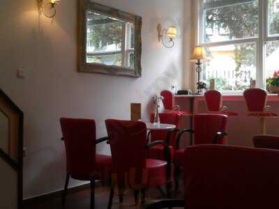 Xouzouri Cafe Bistro