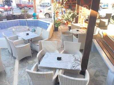 Πλατεία Cafe-bar