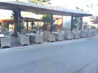 Πλατεία Cafe-bar