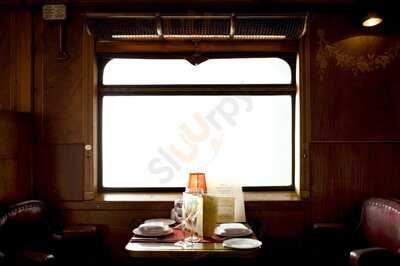 Τo Τρενο Στο Ρουφ - Wagon Restaurant