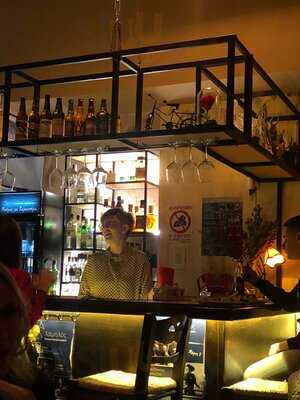 Χαμηλός όπως Παλιά