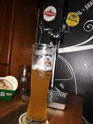 Berlin By 5 Drunk Men