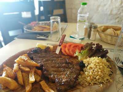 Ταβέρνα Ψησταριά Η Μάσα