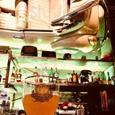 Cabrio Εστιατόριο & Μπάρ