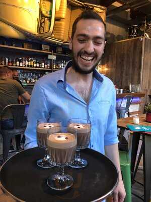 Cabrio Εστιατόριο & Μπάρ