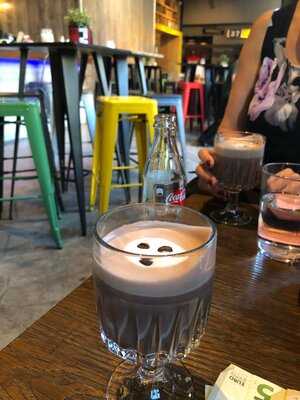 Cabrio Εστιατόριο & Μπάρ