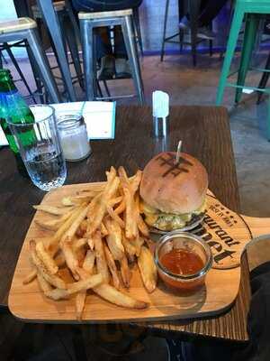 Cabrio Εστιατόριο & Μπάρ