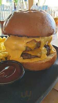 Monster Burgers Holargos