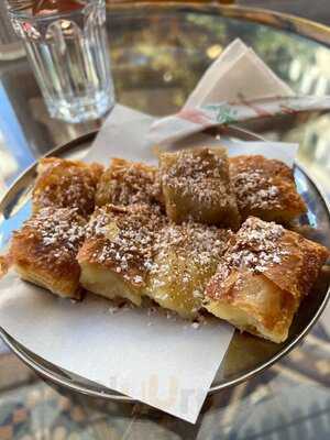 Μπουγατσάδικο η Θεσσαλονίκη