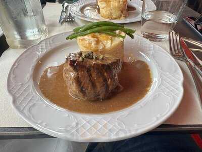 Le Petit Bistrot - Chez Lucien