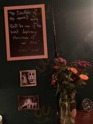 Buñuel Uptempo Bistro